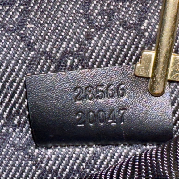 **SOLD**Gucci Fanny pack**SOLD** - Picture 5 of 5